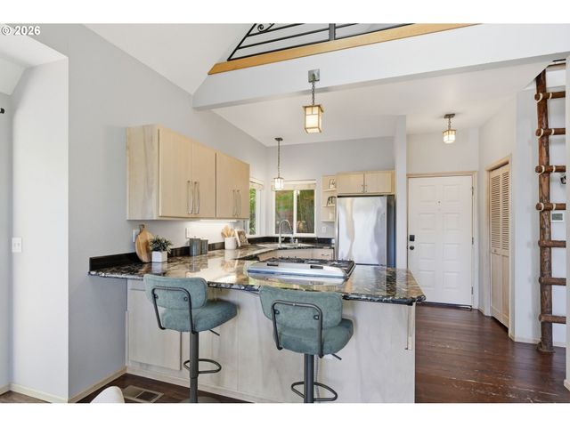 2942 RIVERVIEW St, Eugene, OR 97403