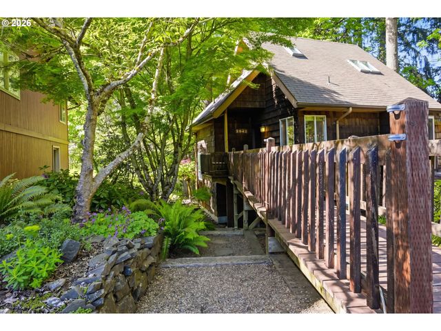 2942 RIVERVIEW St, Eugene, OR 97403
