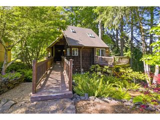 2942 RIVERVIEW St, Eugene, OR 97403