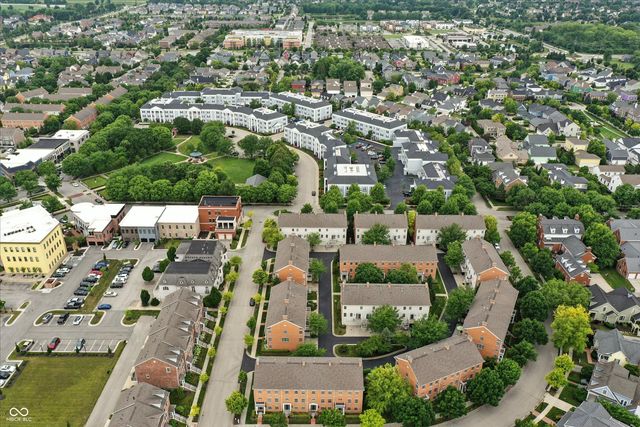 12938 University Crescent 2B, Carmel, IN 46032