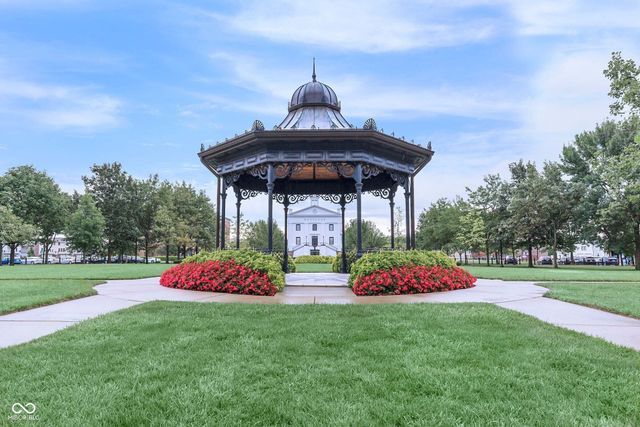 12938 University Crescent 2B, Carmel, IN 46032