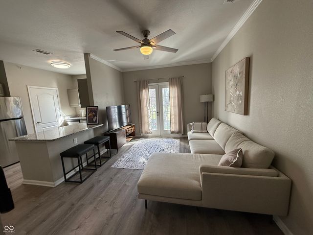 12938 University Crescent 2B, Carmel, IN 46032