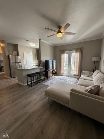 12938 University Crescent 2B, Carmel, IN 46032