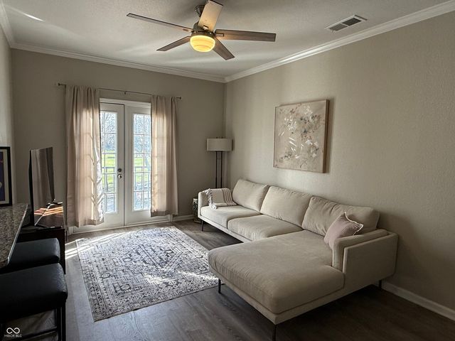 12938 University Crescent 2B, Carmel, IN 46032