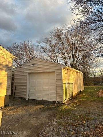 657 6th Avenue, East Liverpool, OH 43920