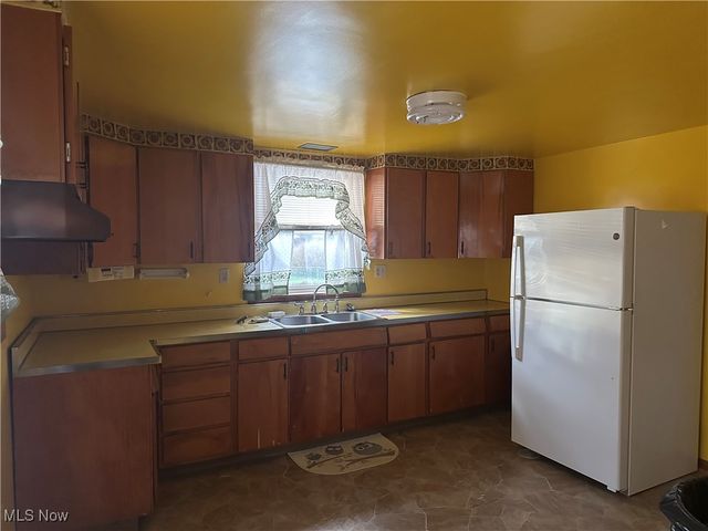 657 6th Avenue, East Liverpool, OH 43920