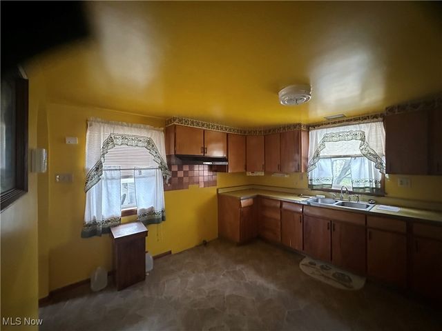 657 6th Avenue, East Liverpool, OH 43920