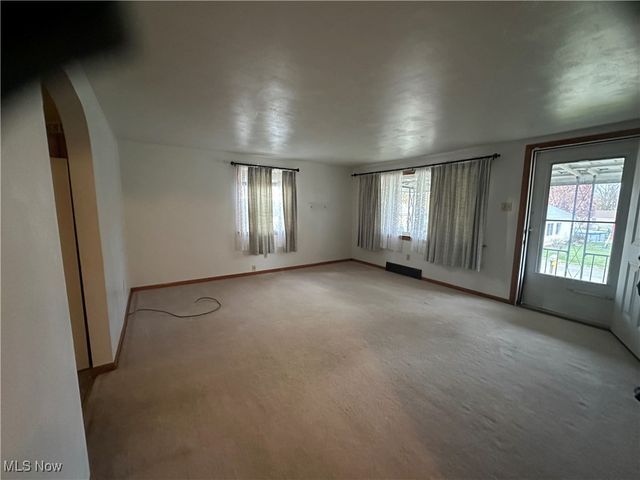 657 6th Avenue, East Liverpool, OH 43920