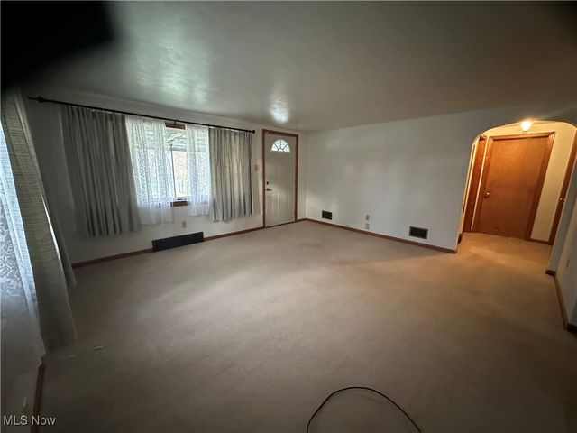 657 6th Avenue, East Liverpool, OH 43920