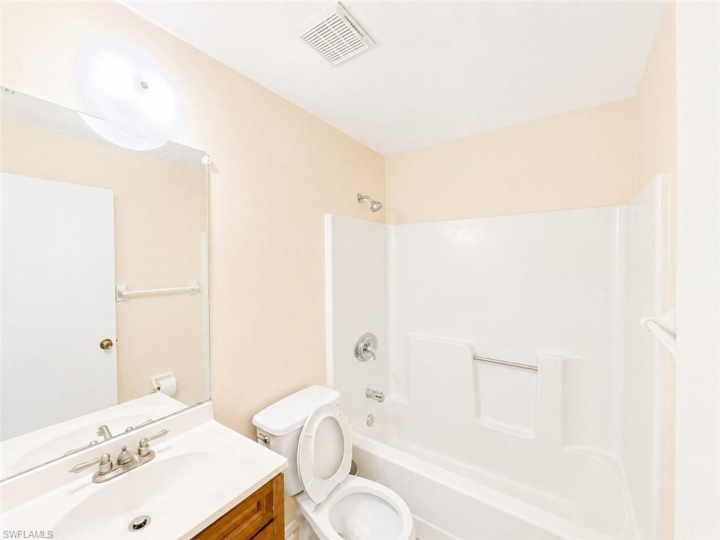 Image 11 of property listing at 1412 10th ST, Cape Coral, FL 33993