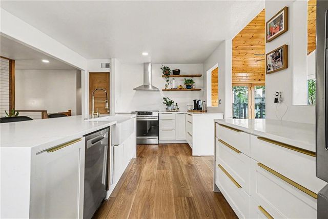 2413 W Post Oak Road, Olathe, KS 66061