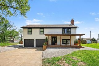 2413 W Post Oak Road, Olathe, KS 66061
