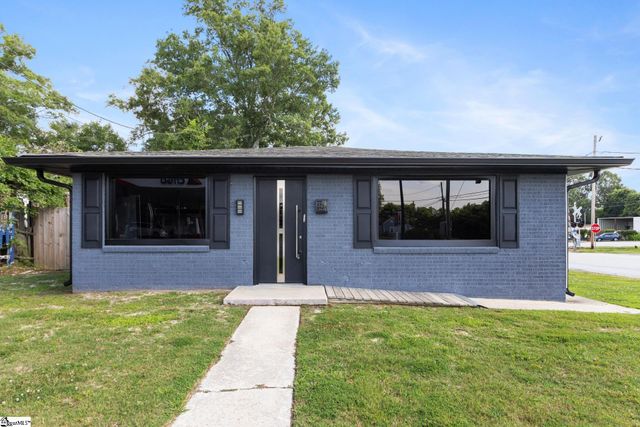 327 W Main Street, Clinton, SC 29325