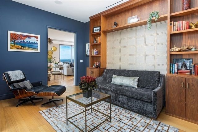 1 Dalton St 5402, Boston, MA 02115