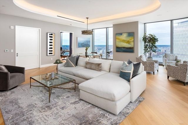 1 Dalton St 5402, Boston, MA 02115