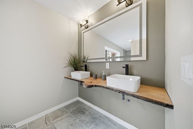 20 Mine Hill Rd, Mount Olive Twp., NJ 07840