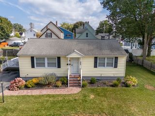 21 Twiss St, Lowell, MA 01851