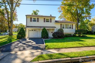 5 Berdine Court, Colonia, NJ 07067