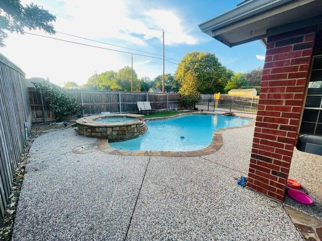 1812 Lacey Oak Lane, Keller, TX 76248