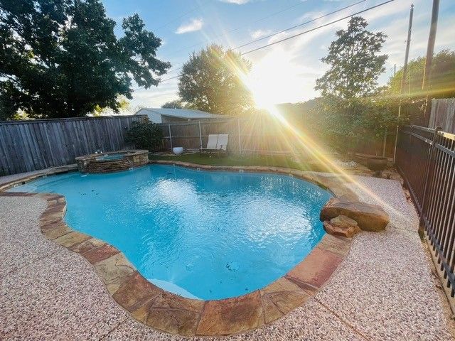 1812 Lacey Oak Lane, Keller, TX 76248