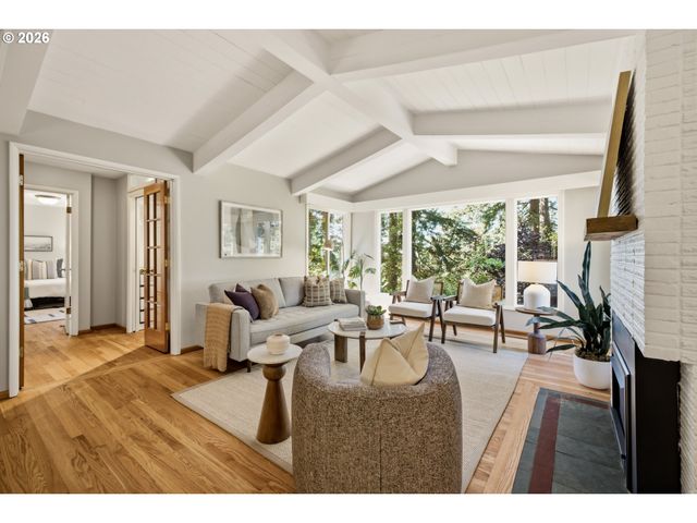 5211 Sw 18TH Pl, Portland, OR 97239