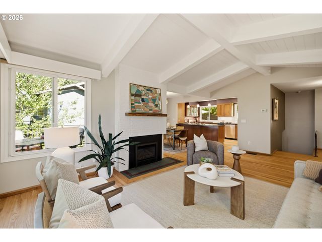 5211 Sw 18TH Pl, Portland, OR 97239