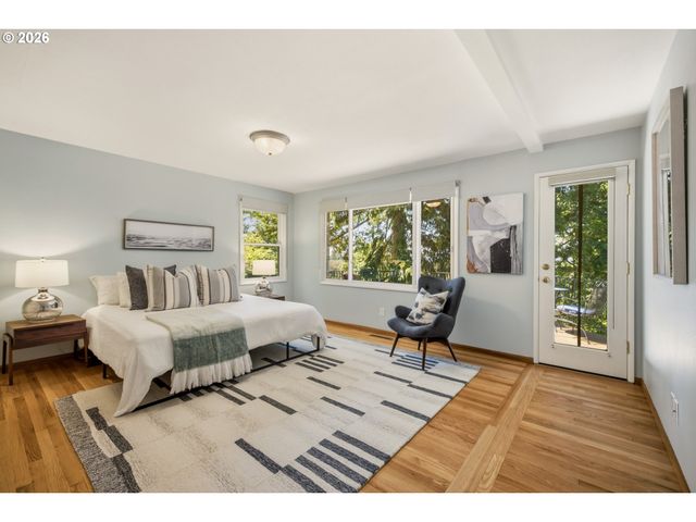 5211 Sw 18TH Pl, Portland, OR 97239