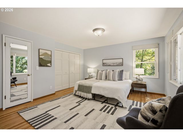 5211 Sw 18TH Pl, Portland, OR 97239