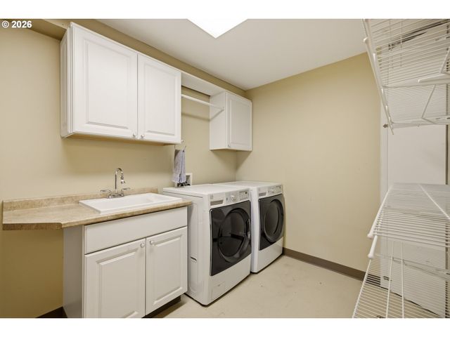 5211 Sw 18TH Pl, Portland, OR 97239