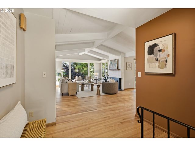 5211 Sw 18TH Pl, Portland, OR 97239