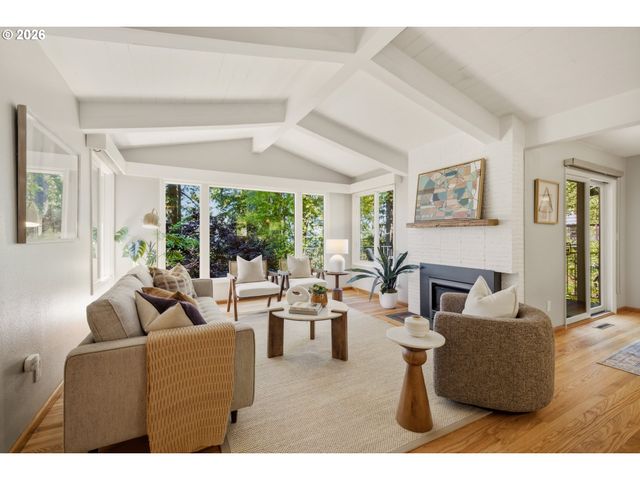 5211 Sw 18TH Pl, Portland, OR 97239