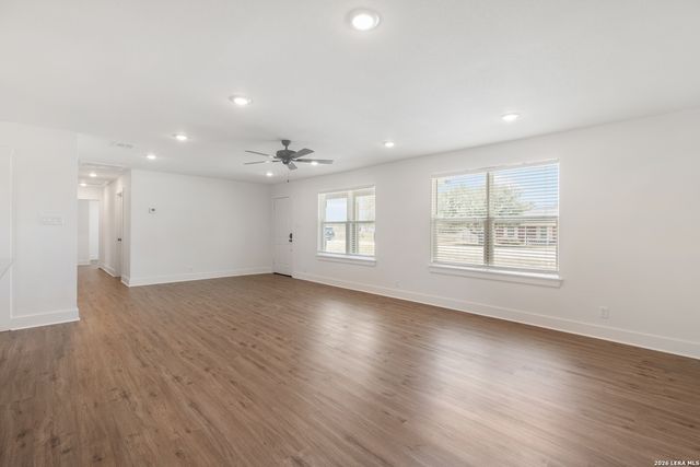 7227 CORSICANA ST, Iola, TX 77861