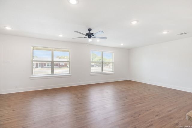 7227 CORSICANA ST, Iola, TX 77861