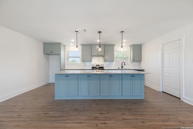 7227 CORSICANA ST, Iola, TX 77861