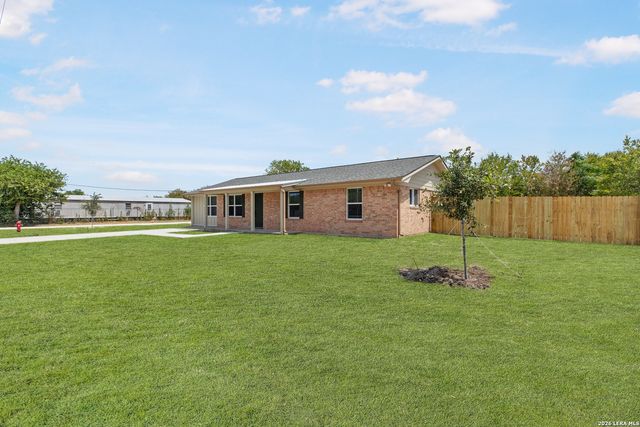7227 CORSICANA ST, Iola, TX 77861