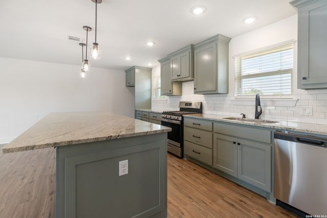7227 CORSICANA ST, Iola, TX 77861