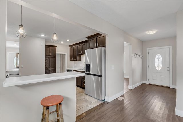 737 Grant Street, Bettendorf, IA 52722