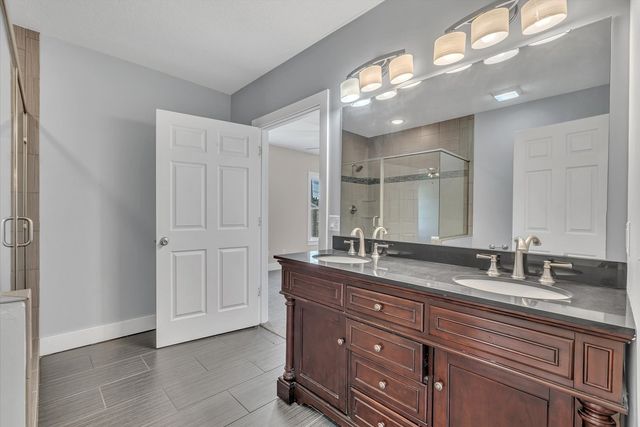 737 Grant Street, Bettendorf, IA 52722