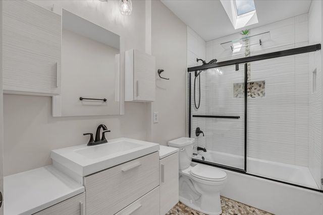 737 Grant Street, Bettendorf, IA 52722