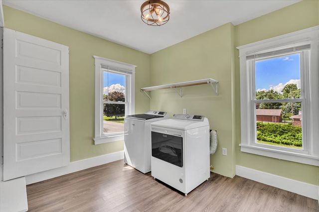 737 Grant Street, Bettendorf, IA 52722