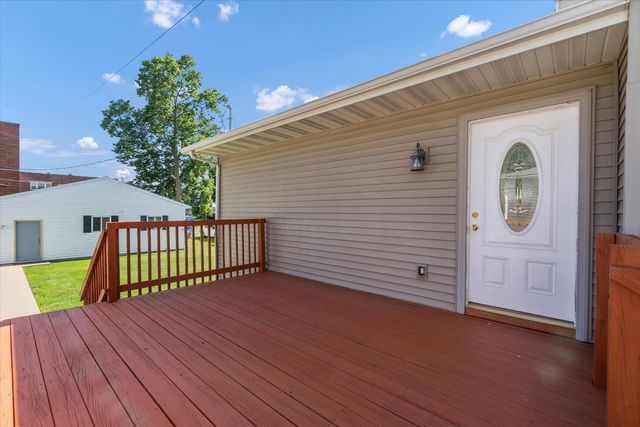 737 Grant Street, Bettendorf, IA 52722