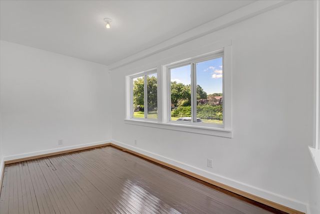 737 Grant Street, Bettendorf, IA 52722