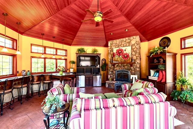 136 Tulip Circle, Bremen, IN 46506