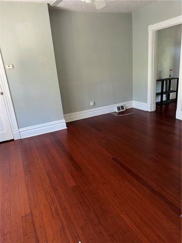 49 Sterling St, South Side, PA 15203