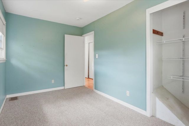 17 Rotunda Avenue, Essex Junction, VT 05452
