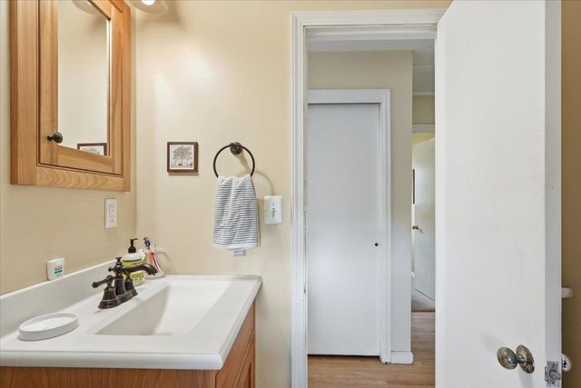 17 Rotunda Avenue, Essex Junction, VT 05452
