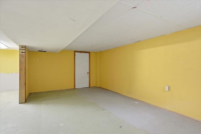 17 Rotunda Avenue, Essex Junction, VT 05452