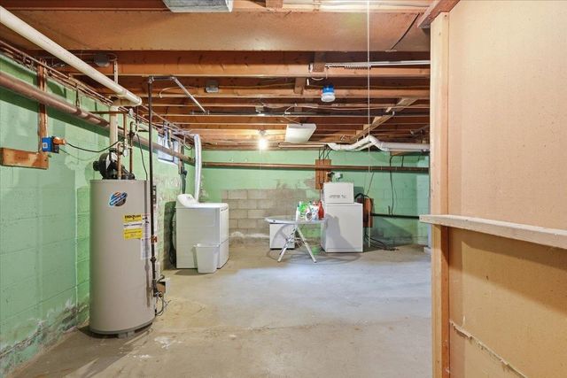 17 Rotunda Avenue, Essex Junction, VT 05452
