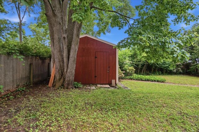 17 Rotunda Avenue, Essex Junction, VT 05452