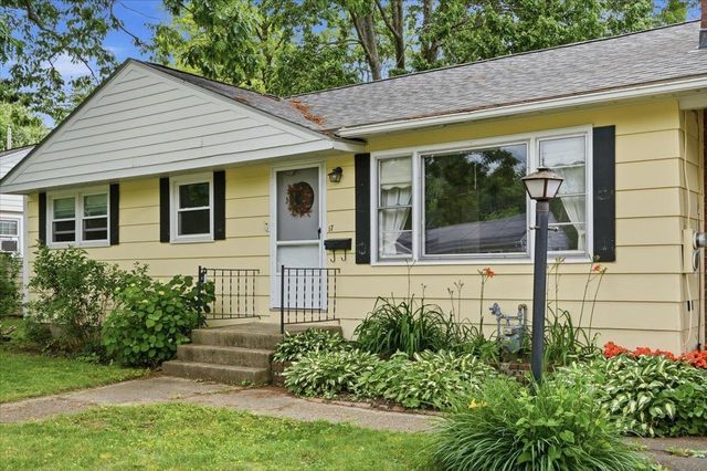 17 Rotunda Avenue, Essex Junction, VT 05452